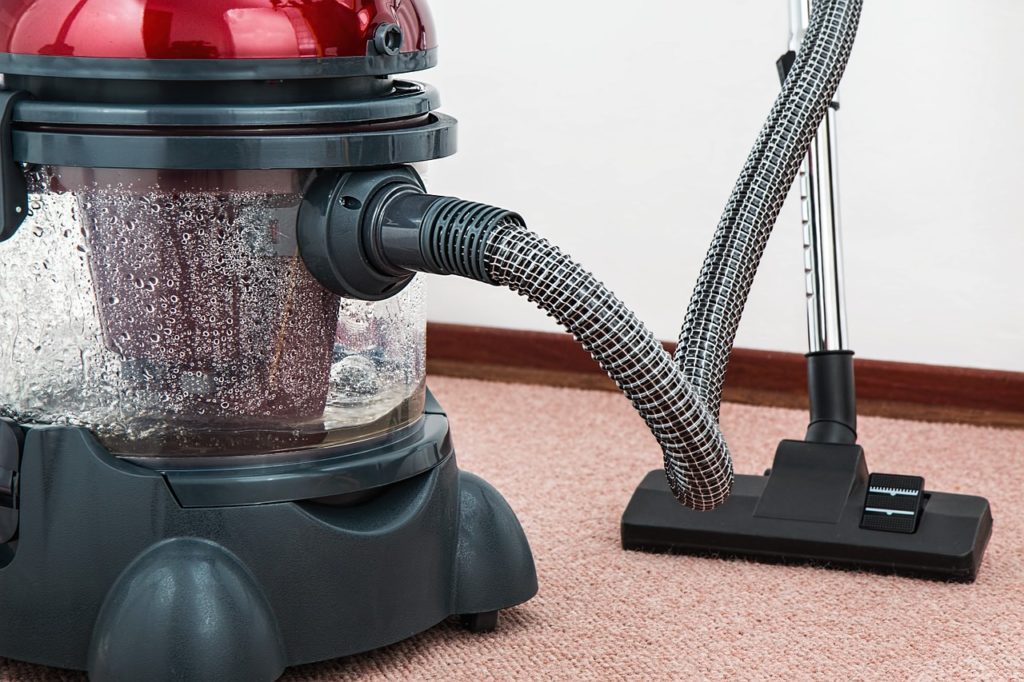 vacuum-cleaner-657719_1280-1024×682